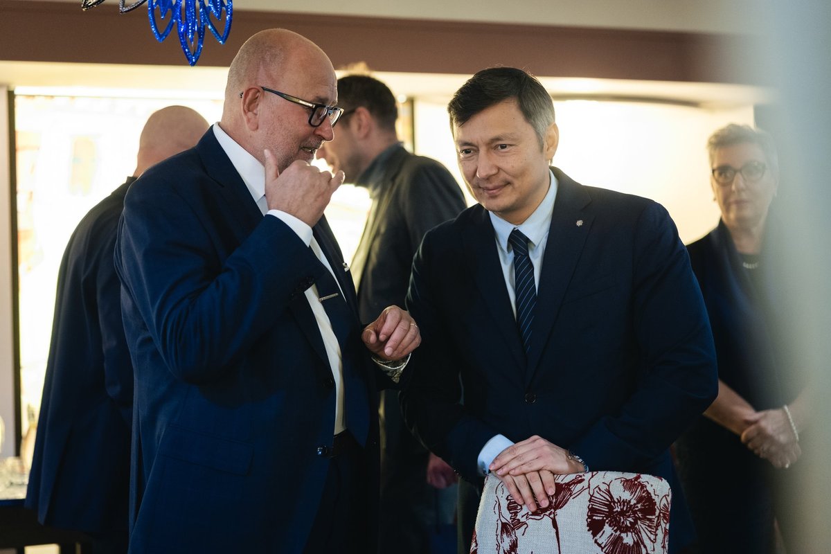 FOTOD | Südalinna teatri kohvikus esitleti uhiuut raamatut „Eesti eluaegsed“