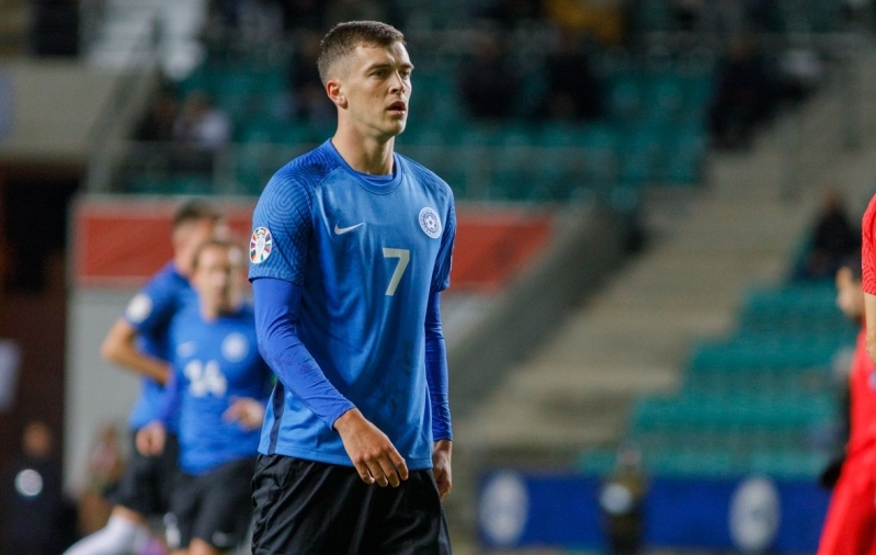 Tunjov vahetati sisse väravateta avapoolaja järel