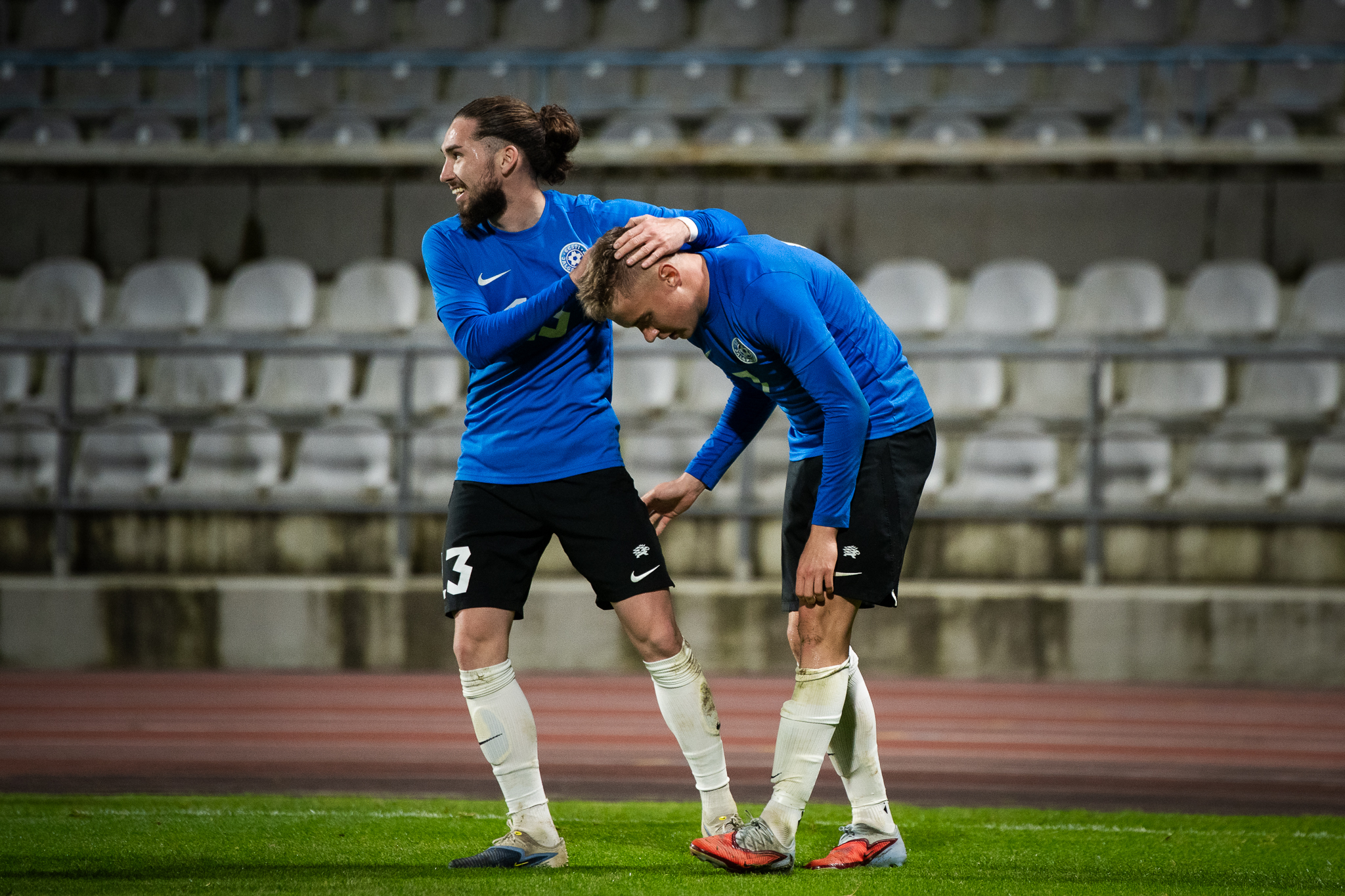 Aleksander Filatov, Jegor Žuravljov ja Stanislav Agaptšev (pildil viimased kaks) esindasid sel hooajal ka Eesti U21 koondist. Agaptševil õnnestus Luksemburgi eakaaslaste vastu ka võrku sahistada. Foto: Liisi Troska / jalgpall.ee