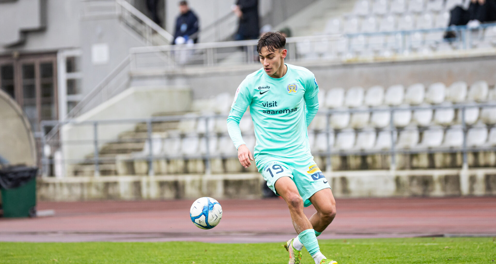 Flora täiendas ridu Kuressaares laenul viibinud äärekaitsjaga