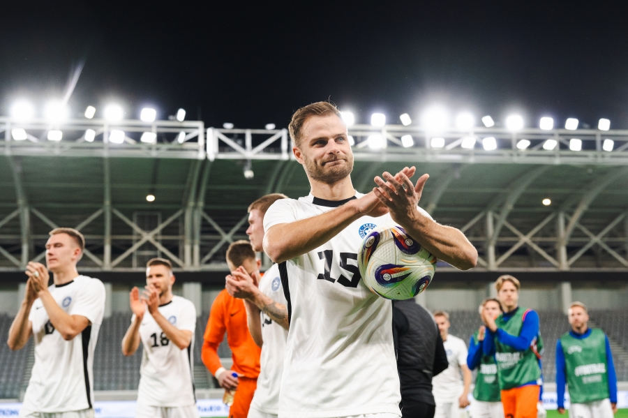 Teenitud mängupall. Foto: Liisi Troska / jalgpall.ee