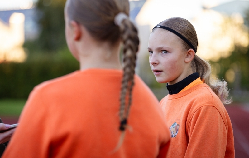 Koondise piiril olev Mari. Foto: Katariina Peetson / jalgpall.ee