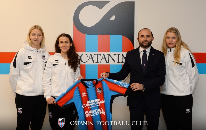 Kristina Teern, Mari Liis Lillemäe ja Liselle Palts uues klubis. Foto: Catania FC