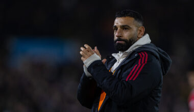 Kolmandat järjestikust mängu pingile istutatud Salah: klubi on mind bussi alla visanud  (+ suhtest Slotiga)