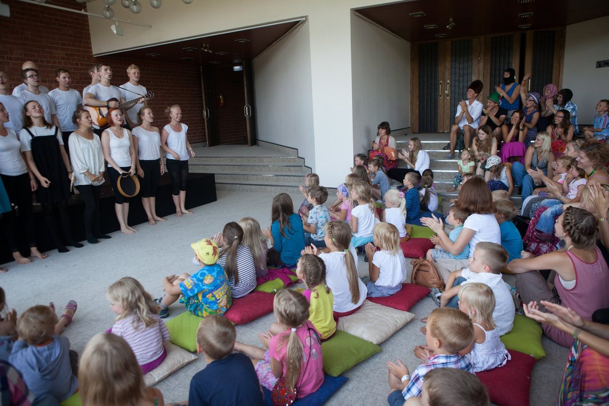 Haridusministeeriumi ettekirjutus paneb löögi alla noorema publiku teatrikülastused