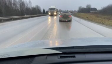 Raplamaa teede kohutava seisukorra tõttu tõmbab Rail Baltic ühes partneritega ajutiselt enamikule veokivedudele pidurit