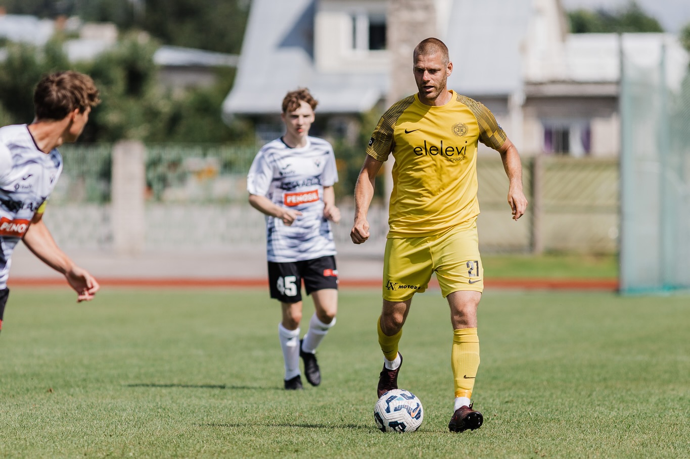 Fääri saarte ja Eesti karikavõitja, kahekordne Eesti meister ja Eesti koondist 46 korda esindanud Kaimar Saag Tuleviku särgis. Foto: Viljandi Tulevik / Facebook