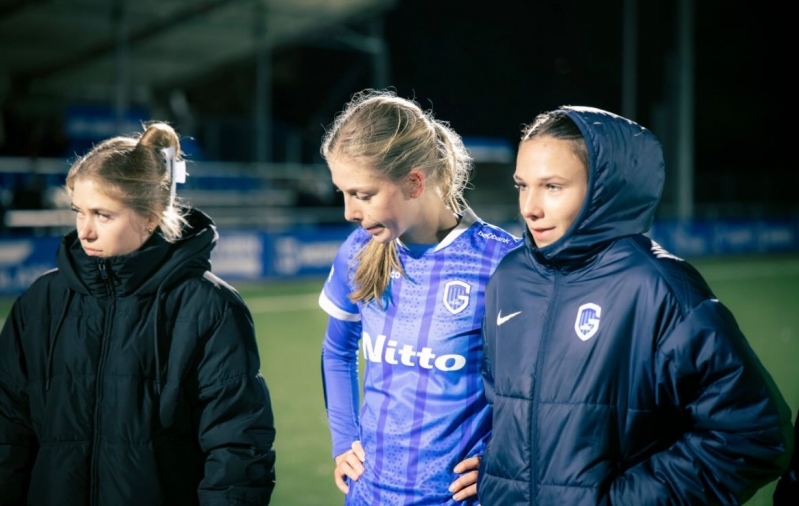 Anette Laureen Linnuste (vasakul) pärast Gengi naiskonna mängu. Foto: PassiePicture