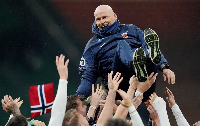 Norra pikendas koondise peatreeneriga kahe aasta võrra lepingut