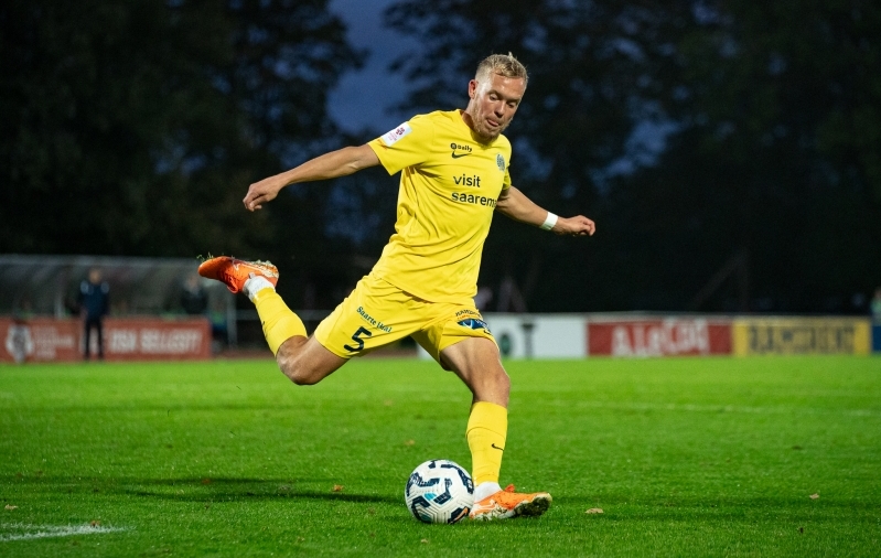 500 Premium liiga mängule lähenev poolkaitsja pikendas Kuressaarega lepingut