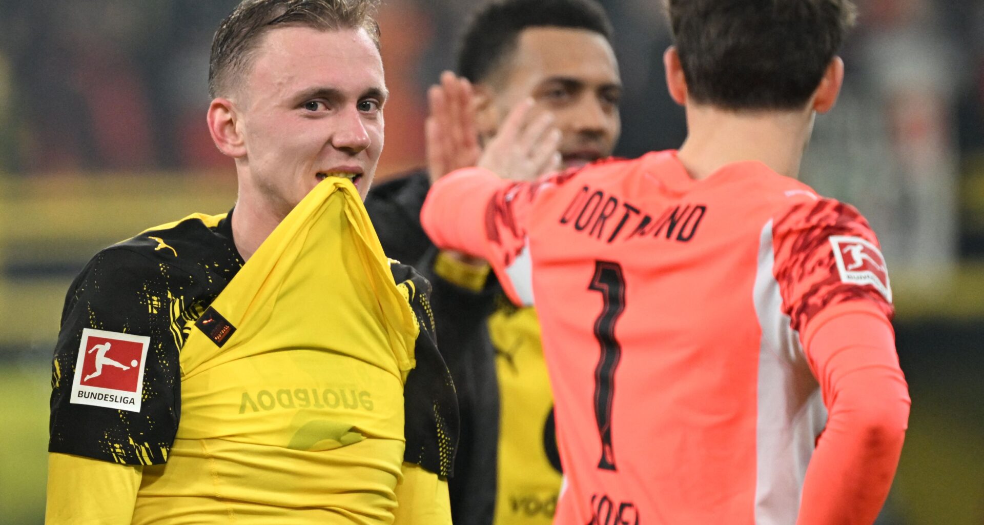 Dortmund rikkus Borussiate vastasseisus Gladbachi kaitsja suure juubelipeo