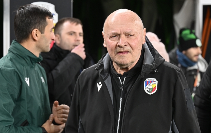 Tšehhi koondis püüab MM-ile jõuda 74-aastase peatreeneriga