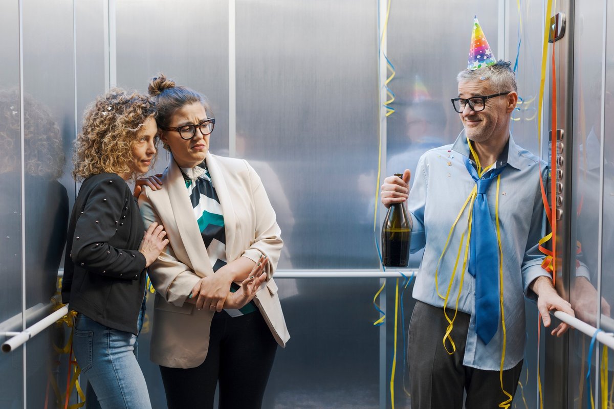 Mis juhtub, kui olla muidu alkoholiga mõõdukas, kuid vahel harva napsuga kõvasti liialdada? Eksperdid kommenteerivad