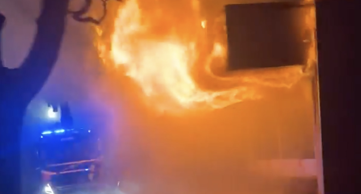 Soomes põles suure leegiga toidupood