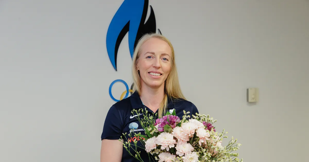 KLÕPS ⟩ Lapseootel Nelli Differt säras koos abikaasaga uhkel auhinnagalal