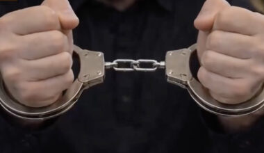 Venemaa avaldas video Putin-jõuluvanast - Zelenski saab kingiks käerauad