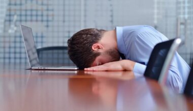 ELISA TEENINDUSE JUHT ⟩ Kuidas üks negatiivne töötaja suudab rivist välja lüüa kogu tiimi