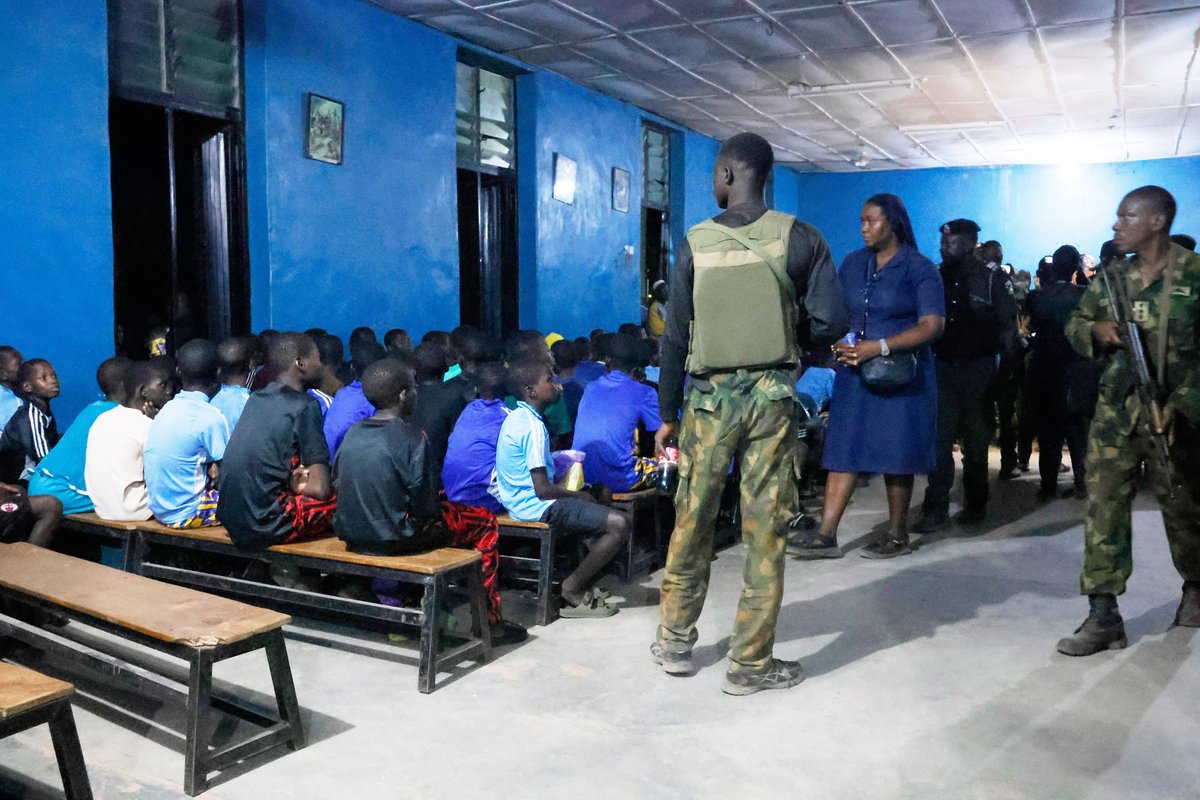 Nigeerias vabastati 130 röövitud kooliõpilast