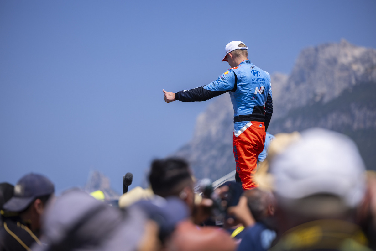 „More Than Machine“: Vanishing Point – Ogier vs Tänak ja psühholoogiline sõda Sardiinia tolmus