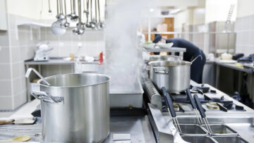 Tööinspektsioon alustab sihtkontrolli toitlustus- ja majutusettevõtetes