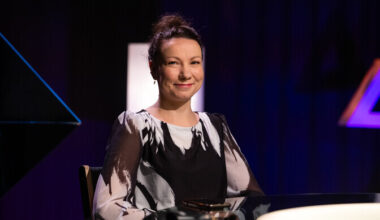 Arvustus. "Põdravalgus": ettevaatust! Põder teel! | Kirjandus