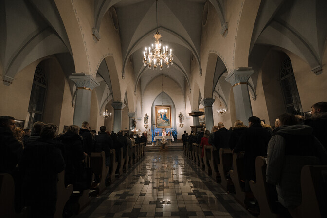 Eestlane käib kirikus pigem jõuluõhtul kui esimesel jõulupühal | Eesti