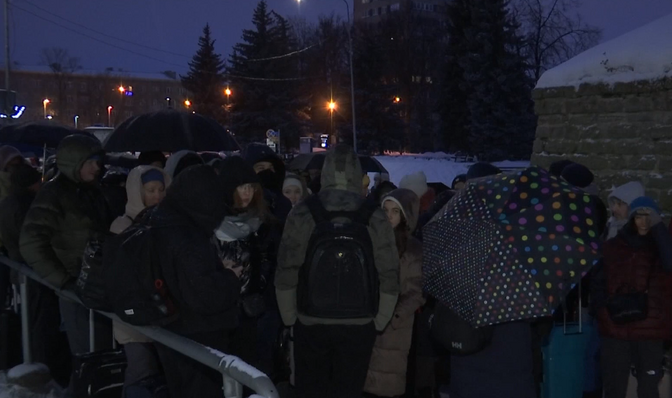 Narvas võib piiriületust oodata kuni 12 tundi | Eesti