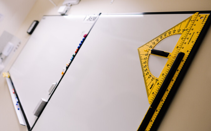 Riigikogu võttis vastu õpetajate karjäärimudeli seaduse | Eesti