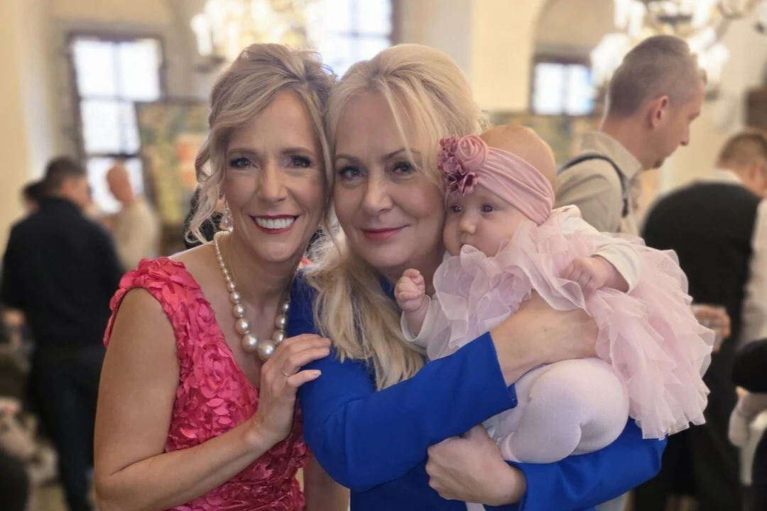 Eda-Liis Kanni tütar sai pidulikul üritusel istuda abilinnapea süles