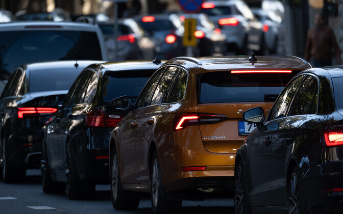 Reuters: EL lükkab edasi ettepaneku autode heitkoguste poliitika leevendamiseks | Välismaa