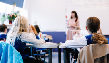 Riik suunab koole õpilaste käitumist hindama hinnangutevabamalt | Eesti