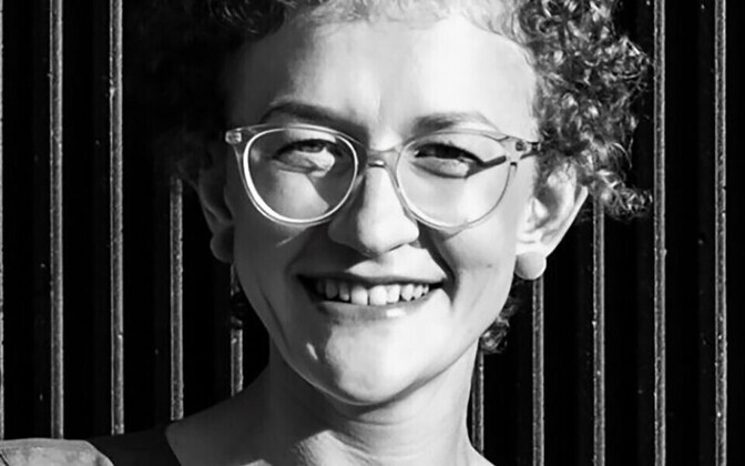 Suri Eesti Kunstiakadeemia kauaaegne õppejõud, disainer Maarja Mõtus | Kunst