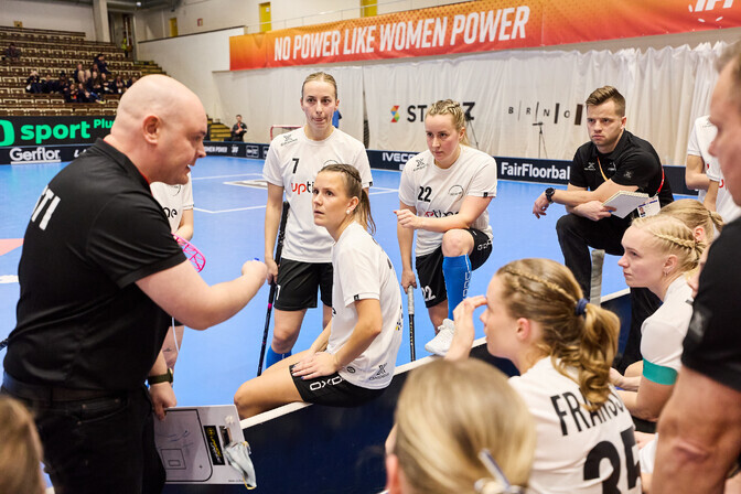 Naiste saalihokikoondis sai MM-i avamängus viieväravalise kaotuse | Saalihoki