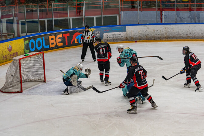 Galerii | Hokiliigas olid võidukad Narva ja Tartu | Jäähoki