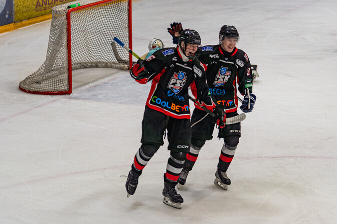 Hokiliiga kevadiste finalistide vastasseisu võitis Narva PSK | Jäähoki