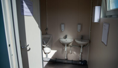 Tallinna parkides käivad teismelised vandaalid avalikke tualette lõhkumas | Eesti