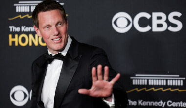 Paramount üritab Warneri aktsionäre ümber veenda | Välismaa