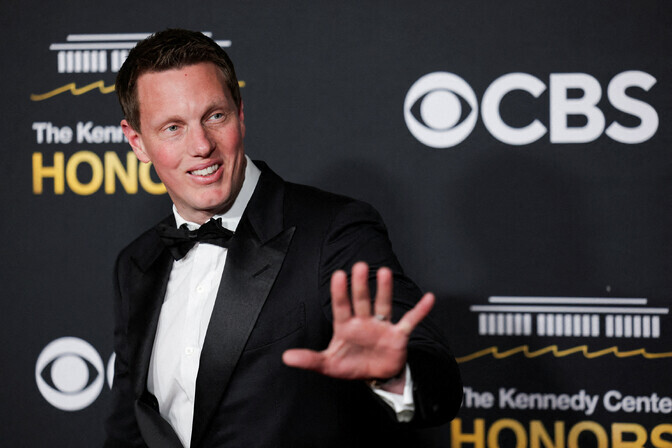 Paramount üritab Warneri aktsionäre ümber veenda | Välismaa