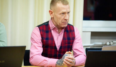 Opositsioon nõuab Dijevile antud häälte tühistamist | Eesti