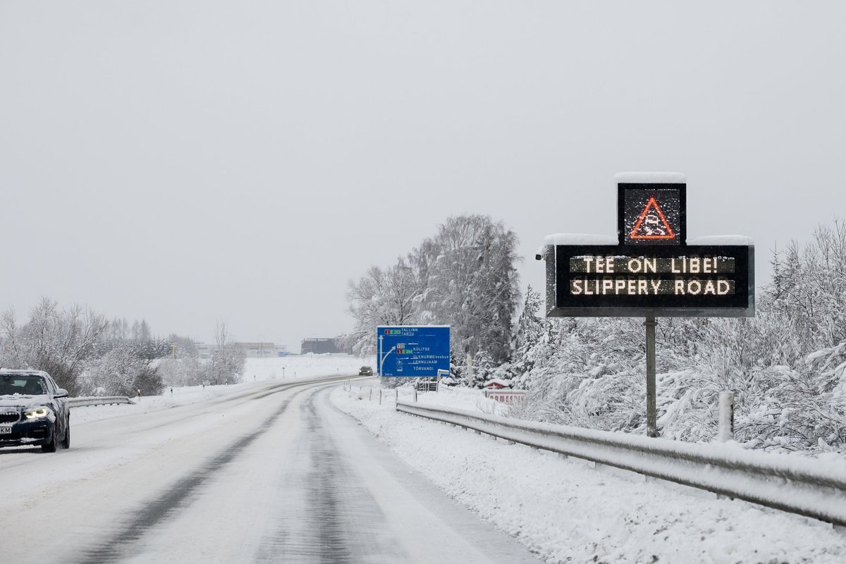 Hoiatus! Õhtul suureneb jäiteoht. Teed muutuvad väga libedaks