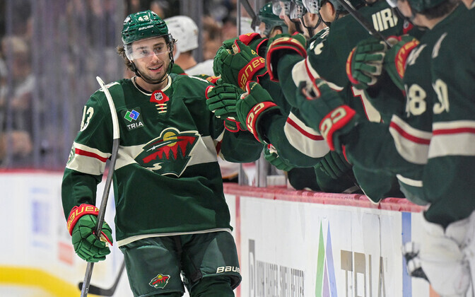 Hughes viskas Wildi särgis debüütvärava | Jäähoki