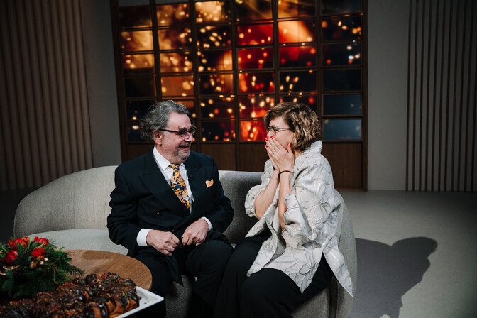 Video: Alev Ström õnnitles Anu Välbat 400. "Hommik Anuga" saate puhul | Hommik Anuga