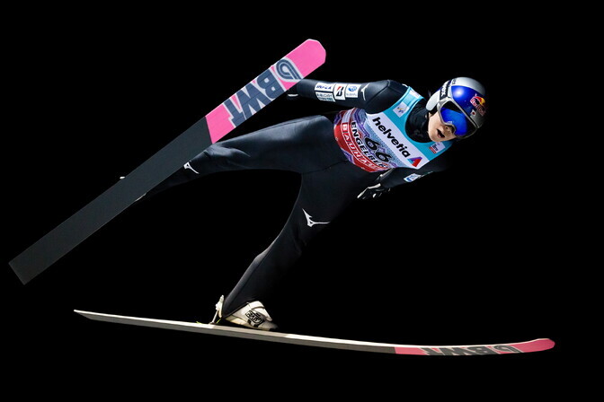 Kobayashi tõusis teise vooruga võitjaks, Aigro 25. | Suusahüpped