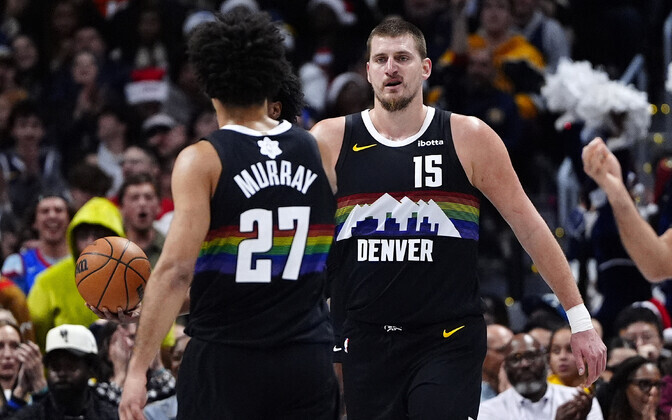 Jokic kinkis Nuggetsi fännidele ajaloolise kolmikduubli | Korvpall