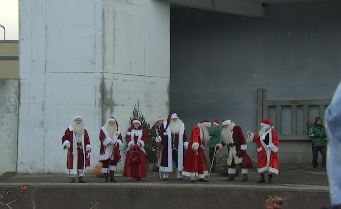 Jõuluvanad külastasid Tallinna loomaaeda | Eesti