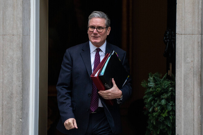 Starmer jäi vaenu õhutamises süüdistatava aktivisti saabumise tõttu tule alla | Välismaa