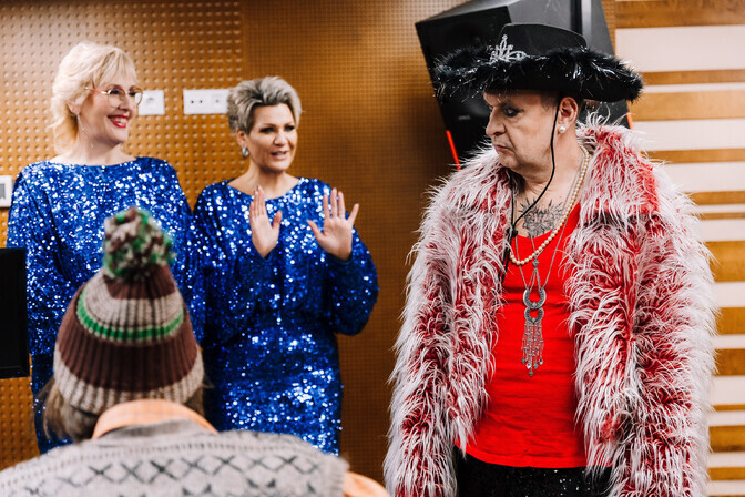 Vaata: "Õnne 13" tegijad on valmis saanud aastavahetuse laulu | Tele