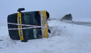 Fotod: Tallinna-Narva maanteel sõitis liinibuss teelt välja | Eesti