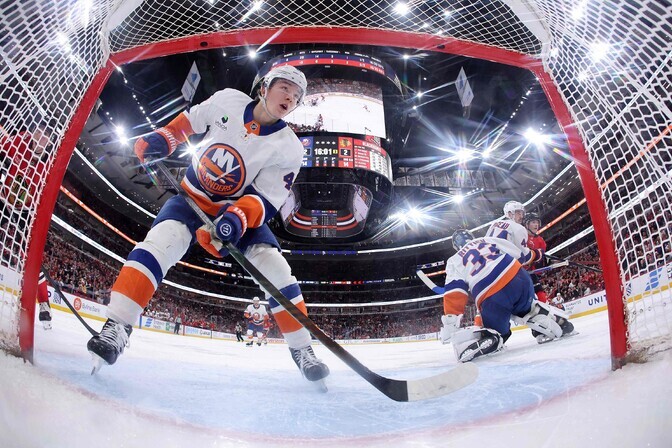 New York Islandersi noor kaitsemängija tegi ajalugu | Jäähoki