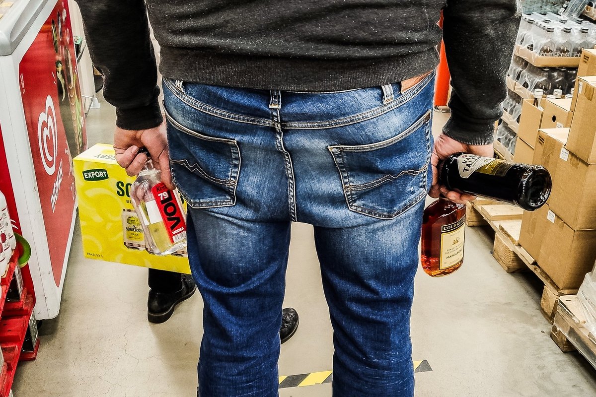 Läti parlament kiitis heaks maksutõusud: muuhulgas kerkib suitsupaki hind 7,50 euroni